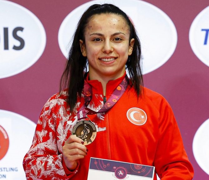 Ebru Dağbaşı  980 000002