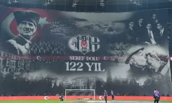 Beşiktaş'ta 122. yıla özel tribün şov!