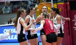 Olaylı müsabakada Beşiktaş Göztepe'ye 3-2 yenildi