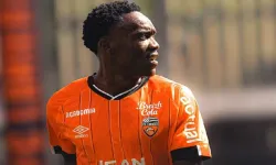 Üç Büyüklerin Transfer Derbisi: Arthur Avom Yarışı Başladı