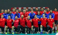 Millilerde Siyah Beyazlılar Damgası