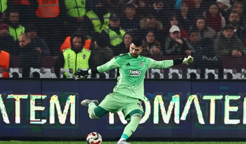Ersin Destanoğlu’ndan Rekor Performans! Trabzonspor Maçında 10 Kurtarış